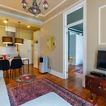 Portuguese Charm In Apartman Lisboa