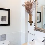 Portuguese Charm In Apartman Lisboa